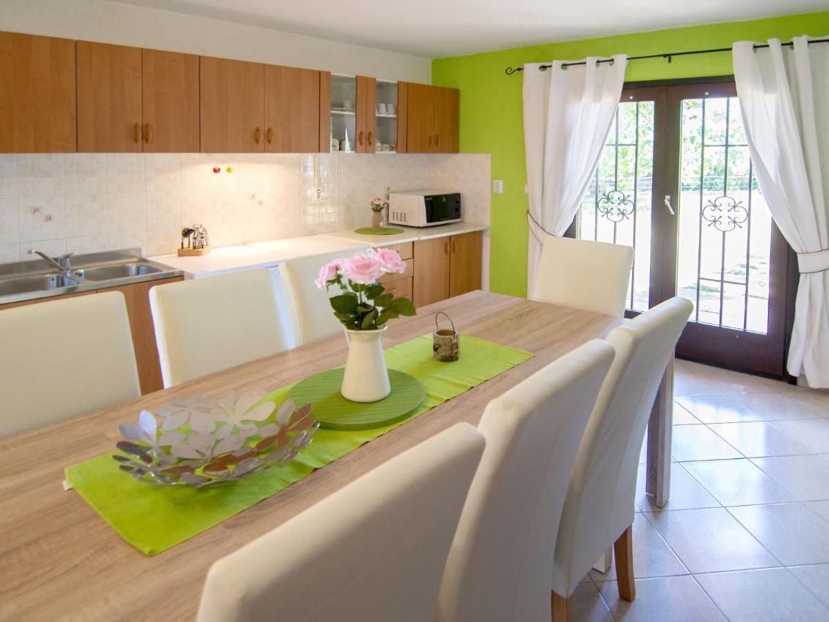 Holiday Home Sara - Prc136 By Interhome โปเรช ภายนอก รูปภาพ