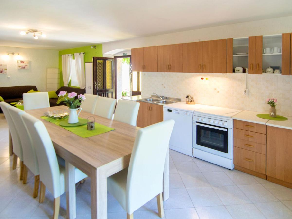 Holiday Home Sara - Prc136 By Interhome โปเรช ภายนอก รูปภาพ